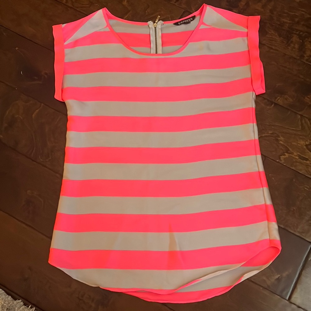 Express Coral and tan stripped silky top